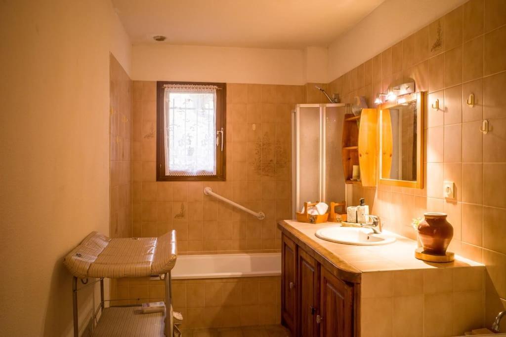 Gite Confort 15 Couchages, Vue Panoramique Montagne Hautes Alpes, Terrasses Embrun Exterior foto