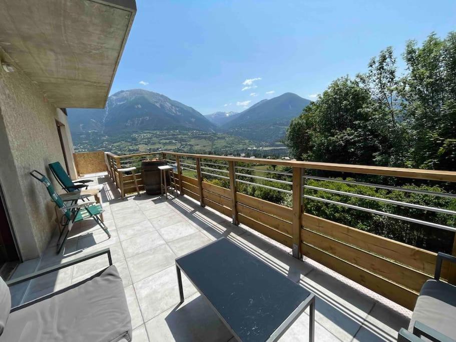 Gite Confort 15 Couchages, Vue Panoramique Montagne Hautes Alpes, Terrasses Embrun Exterior foto