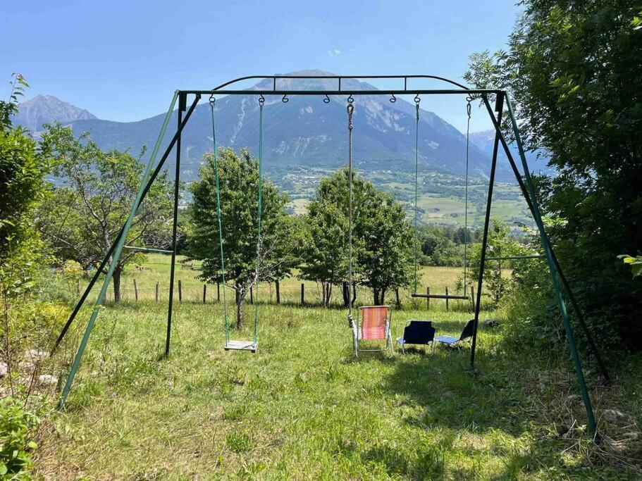 Gite Confort 15 Couchages, Vue Panoramique Montagne Hautes Alpes, Terrasses Embrun Exterior foto