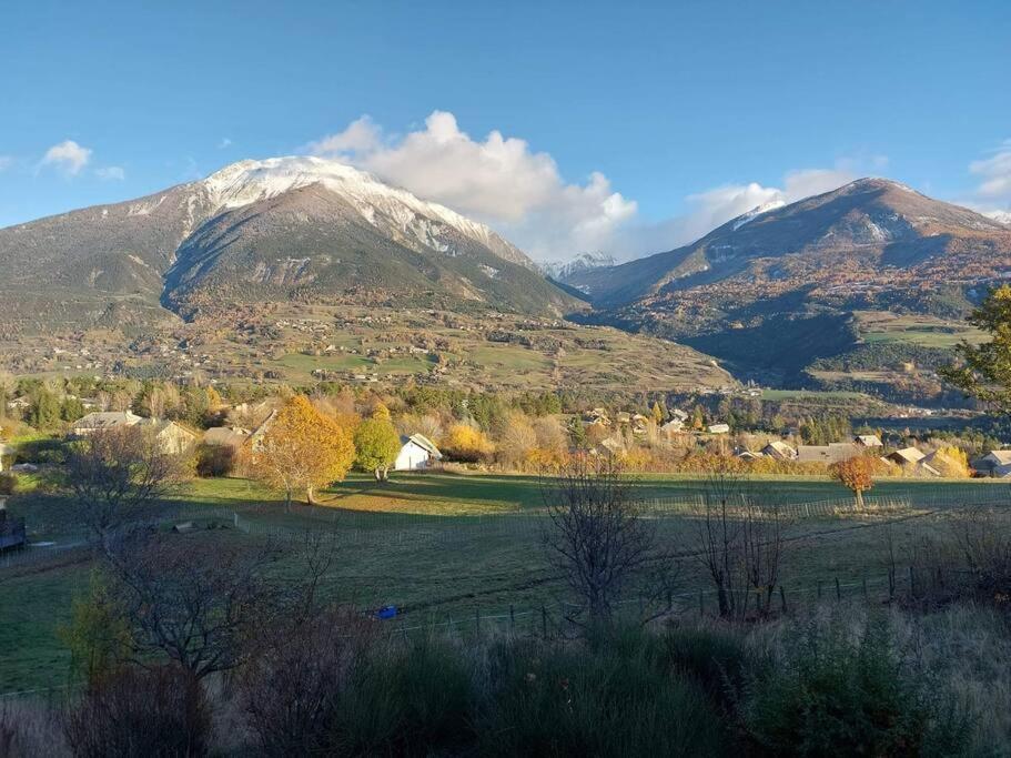Gite Confort 15 Couchages, Vue Panoramique Montagne Hautes Alpes, Terrasses Embrun Exterior foto