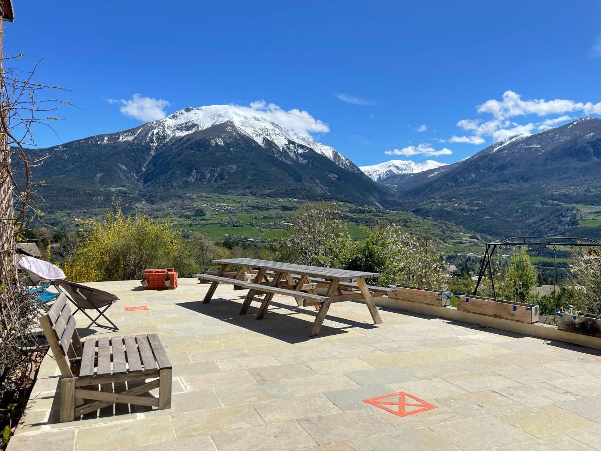 Gite Confort 15 Couchages, Vue Panoramique Montagne Hautes Alpes, Terrasses Embrun Exterior foto