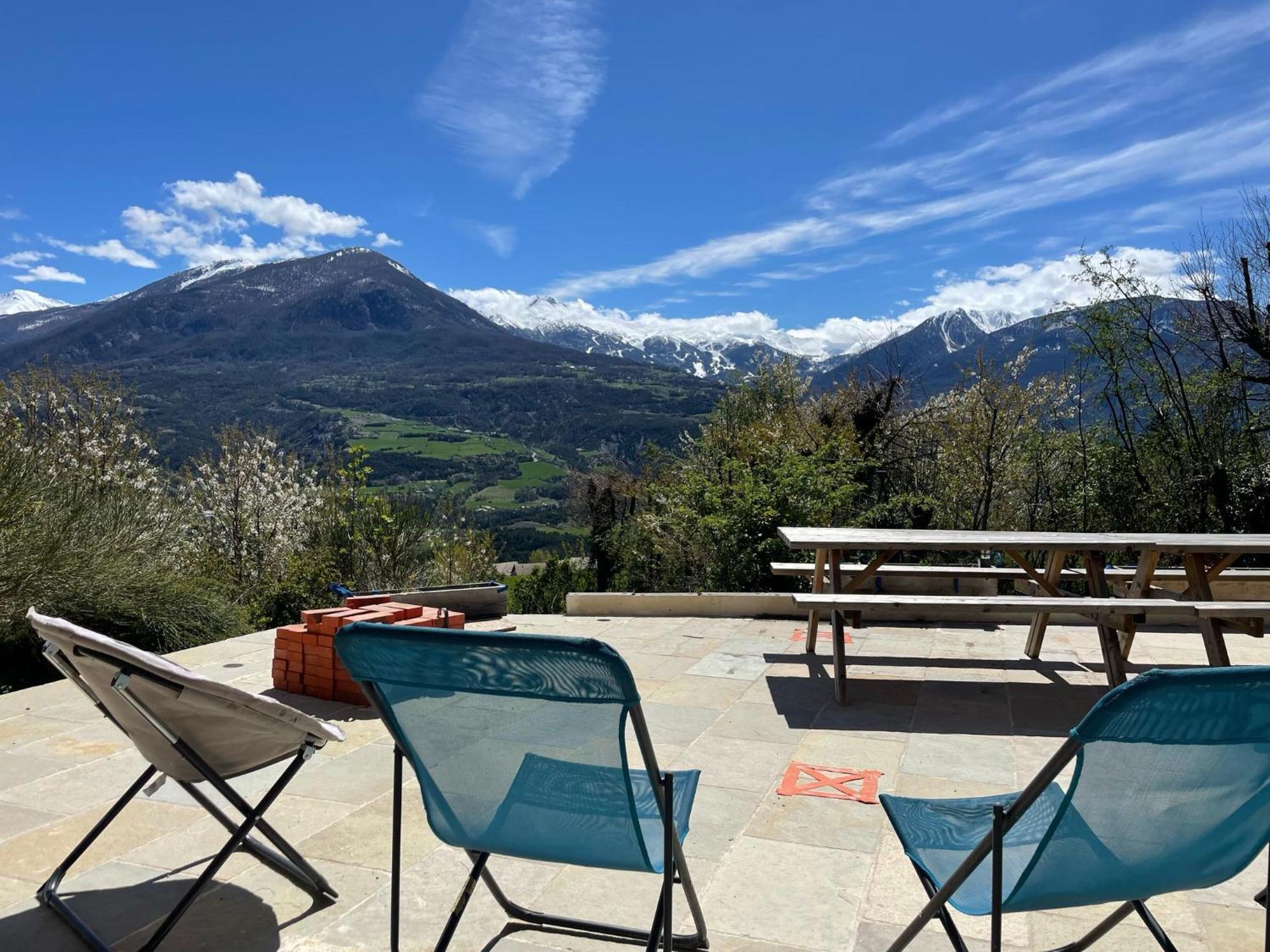 Gite Confort 15 Couchages, Vue Panoramique Montagne Hautes Alpes, Terrasses Embrun Exterior foto