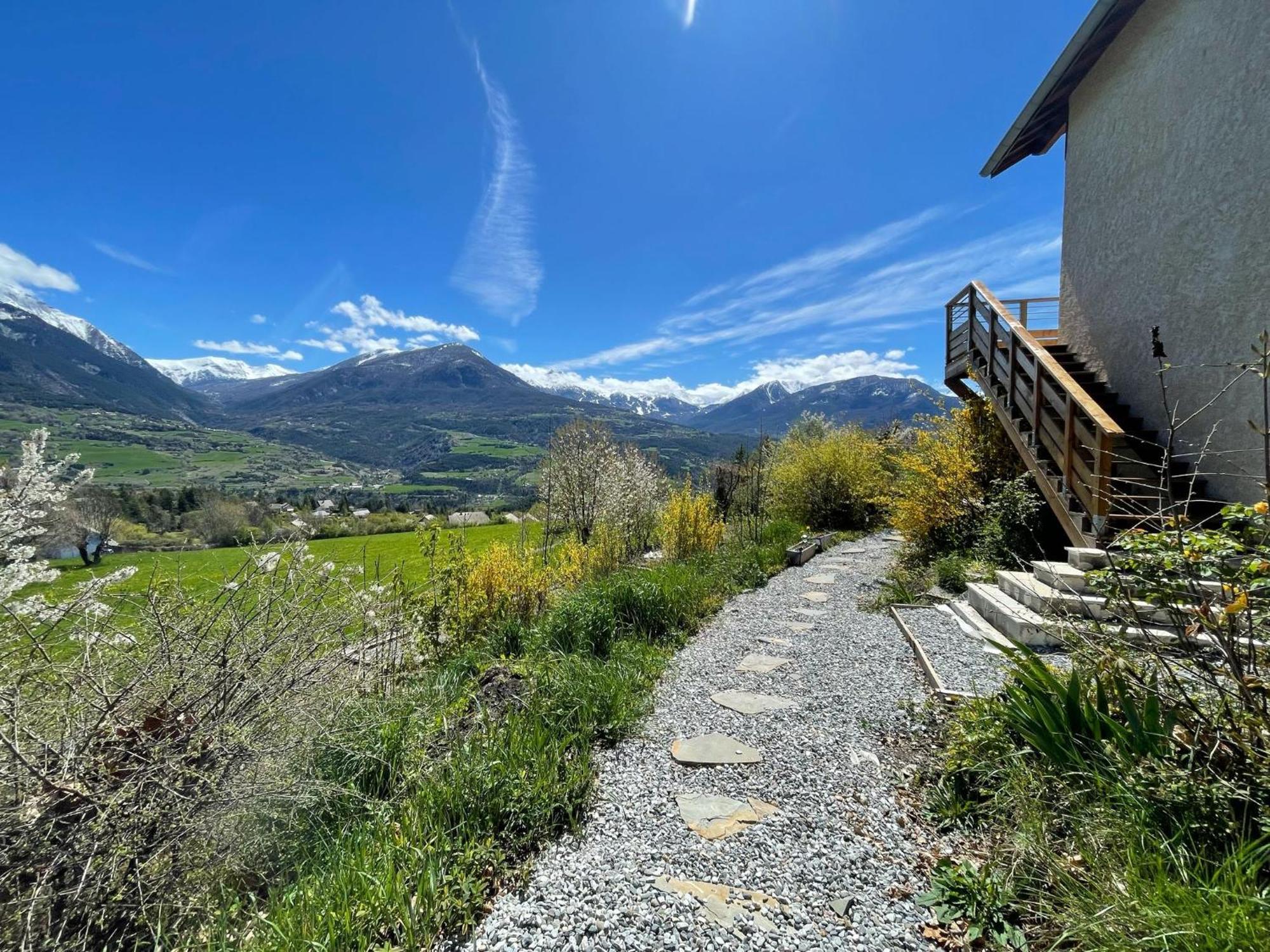 Gite Confort 15 Couchages, Vue Panoramique Montagne Hautes Alpes, Terrasses Embrun Exterior foto