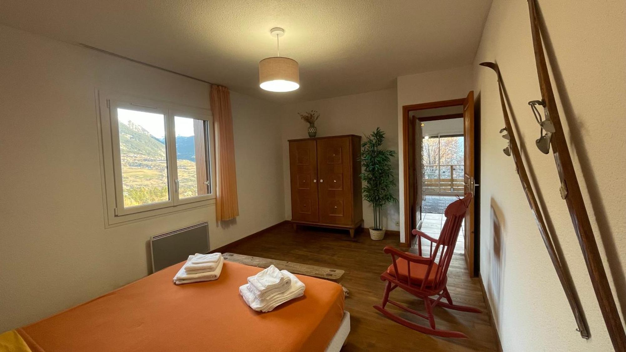 Gite Confort 15 Couchages, Vue Panoramique Montagne Hautes Alpes, Terrasses Embrun Exterior foto